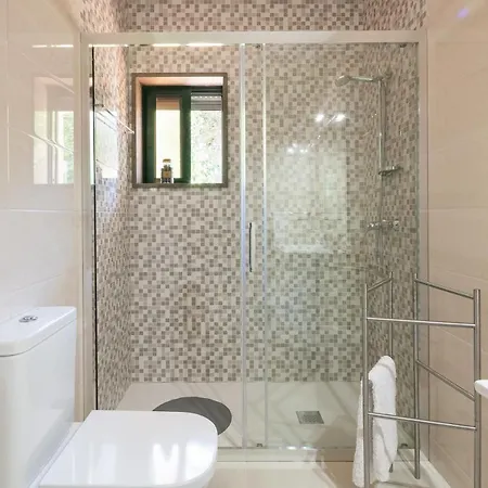 Stunning 3-bed-2-bath Over Douro River;porto - Wifi-sleep 6-10 Villa