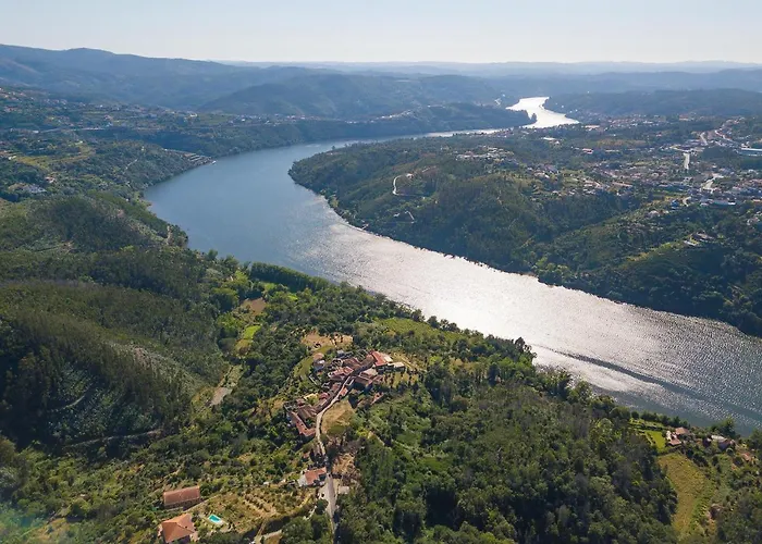 Stunning 3-bed-2-bath Over Douro River;porto - Wifi-sleep 6-10 Aveiro