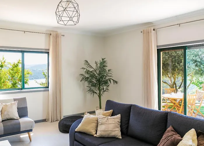 Stunning 3-bed-2-bath Over Douro River;porto - Wifi-sleep 6-10